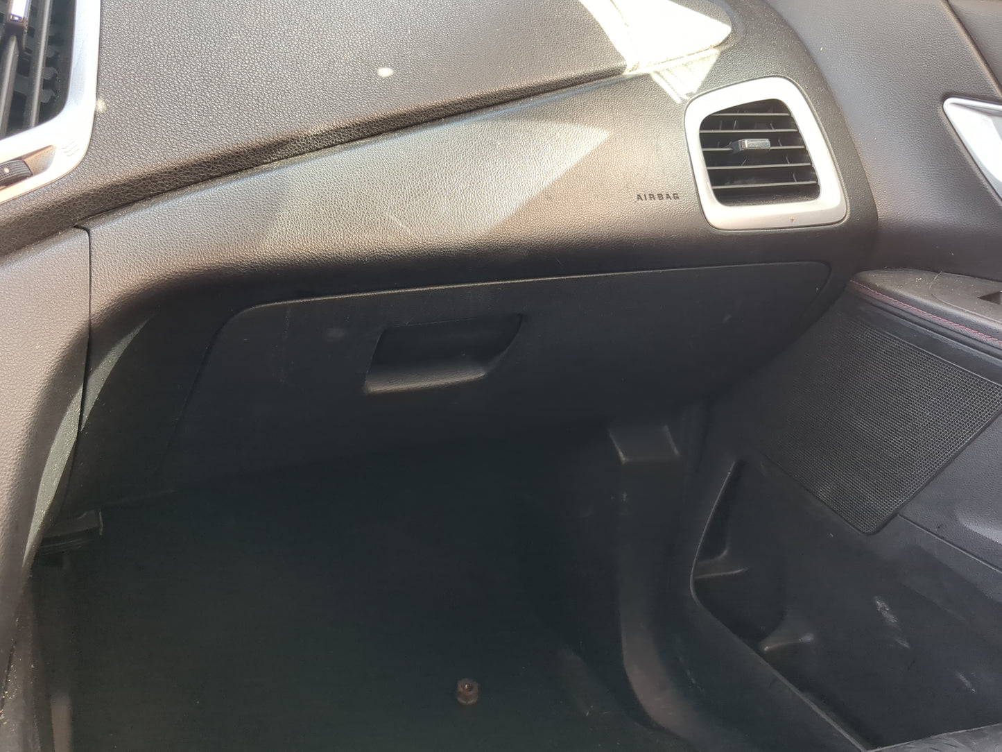 2014 Gmc Terrain Passenger Glove Box Door Storage Compartment - Oemusedautoparts1.com