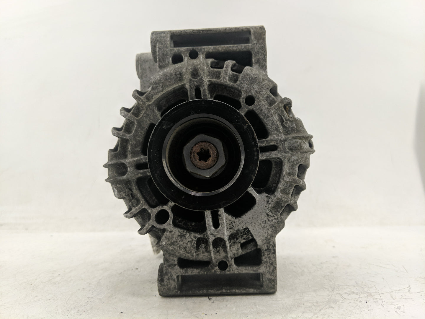 2010-2017 Gmc Terrain Alternator Replacement Generator Charging Assembly Engine OEM P/N:13500315 Fits OEM Used Auto Parts - 