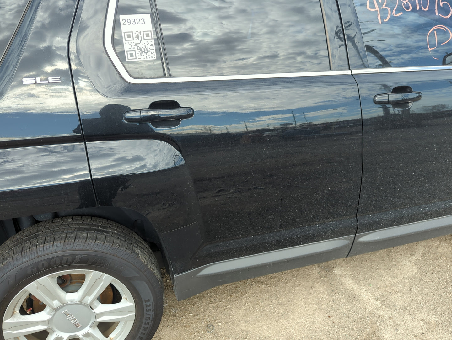 2010-2015 Gmc Terrain Passenger Rear Door Oem 1225708 - Oemusedautoparts1.com