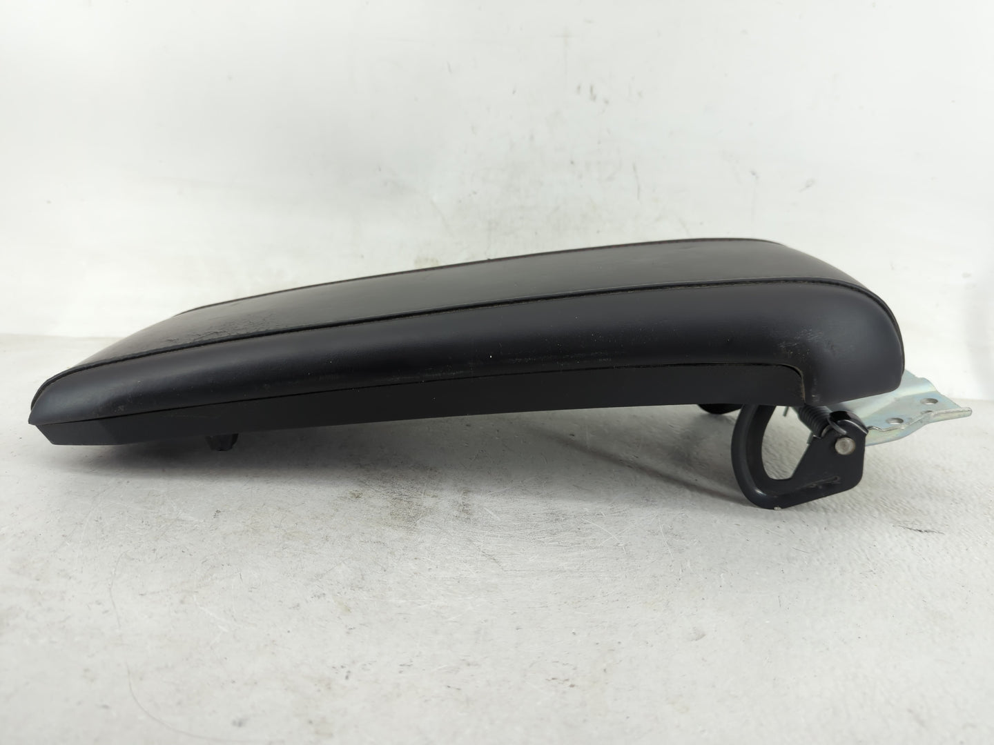 2014 Gmc Terrain Center Console Armrest Cover Lid Fits OEM Used Auto Parts - Oemusedautoparts1.com