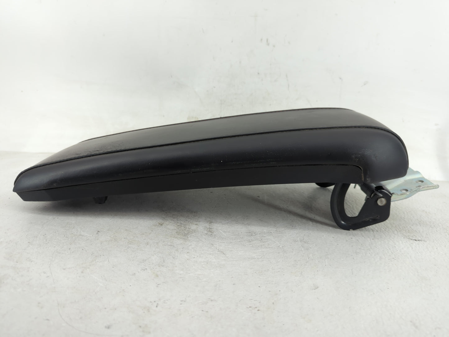 2014 Gmc Terrain Center Console Armrest Cover Lid Fits OEM Used Auto Parts - Oemusedautoparts1.com