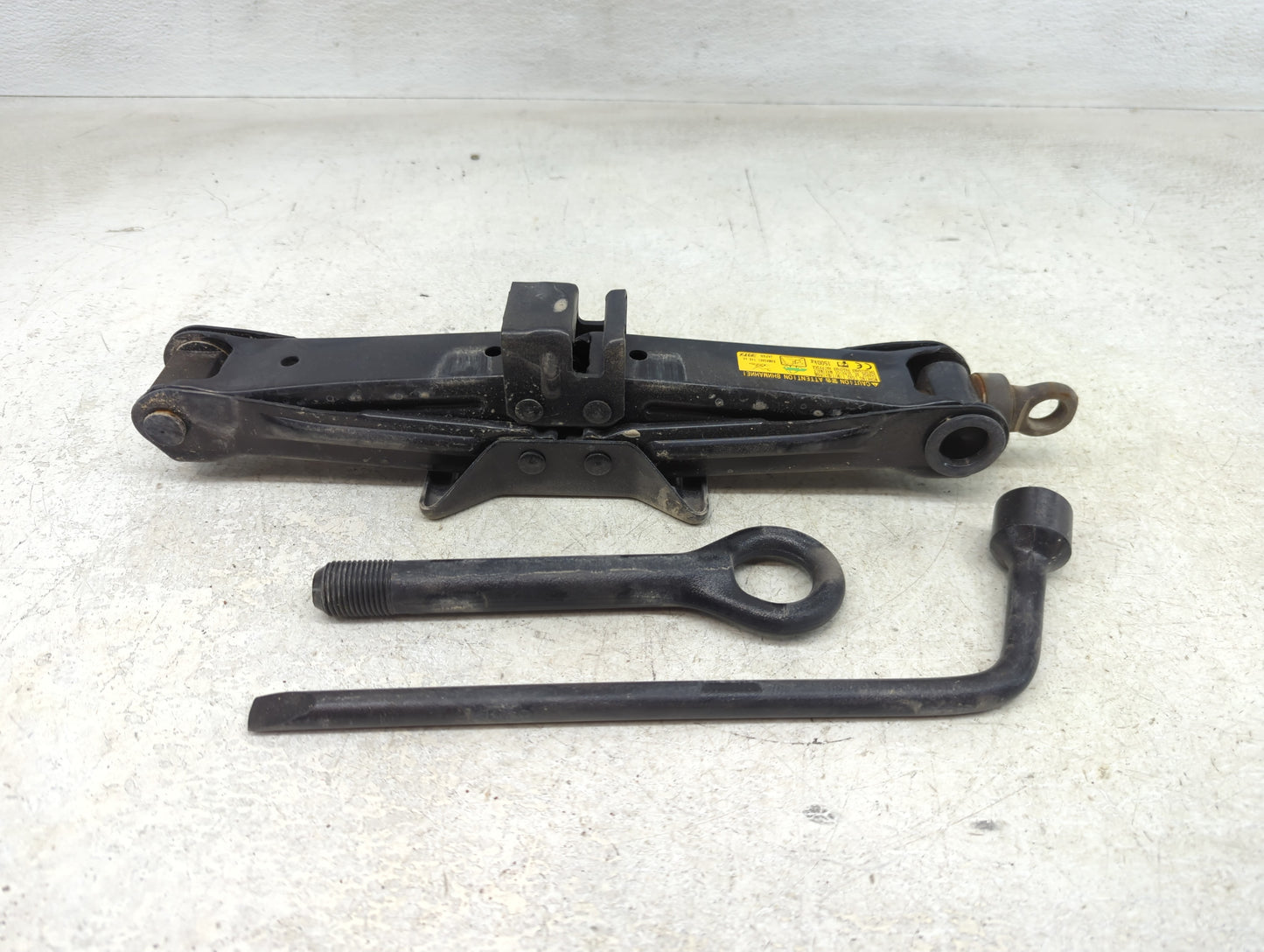 2014 Gmc Terrain Spare Scissor Car Jack - Oemusedautoparts1.com