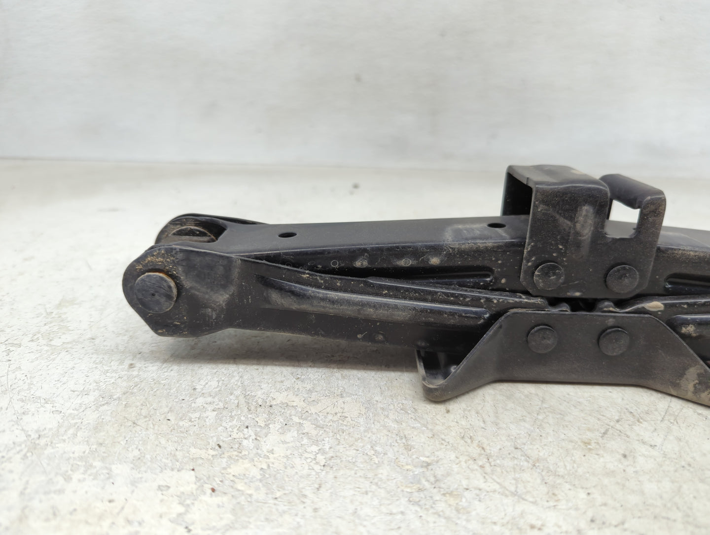 2014 Gmc Terrain Spare Scissor Car Jack - Oemusedautoparts1.com