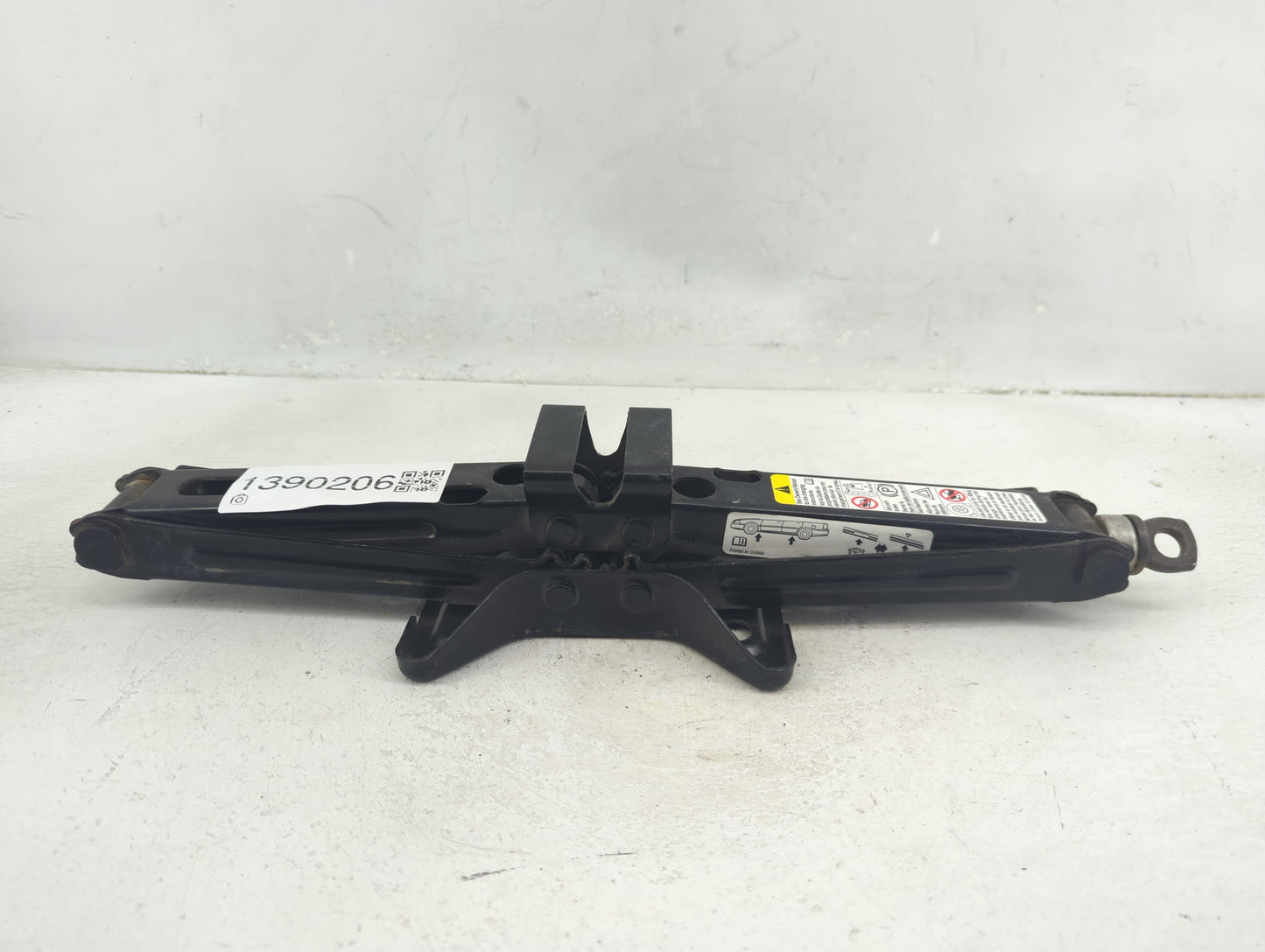 2014 Gmc Terrain Spare Scissor Car Jack - Oemusedautoparts1.com