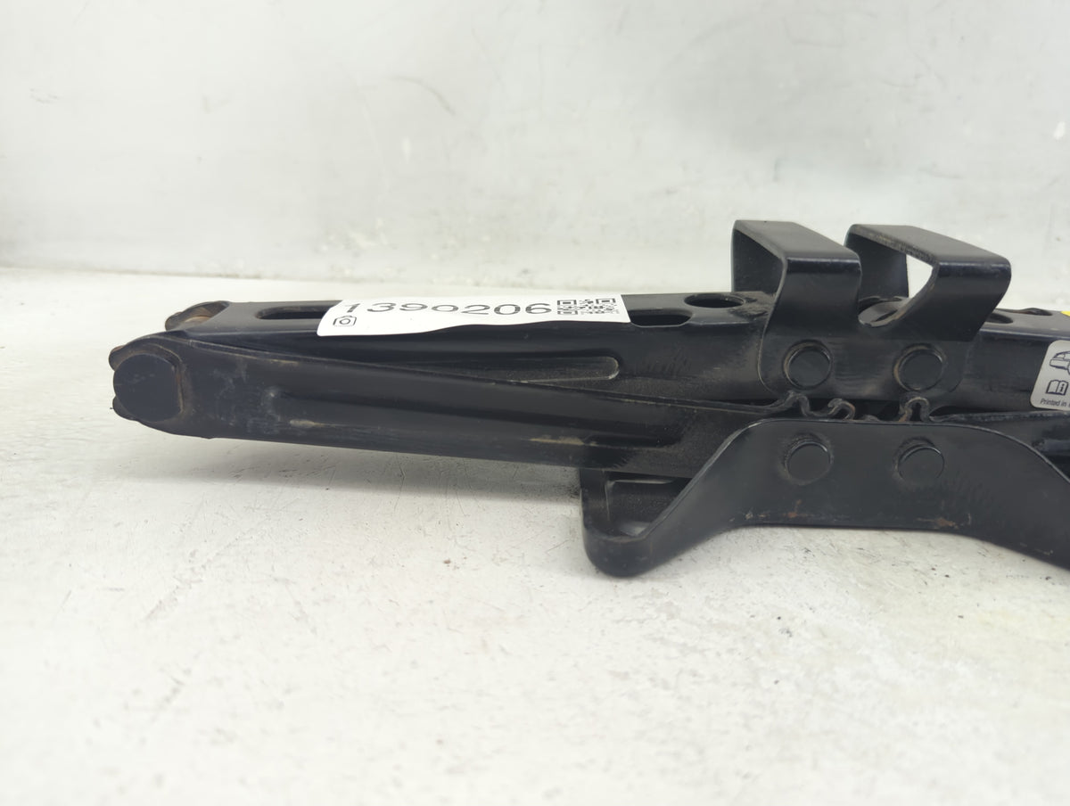 2014 Gmc Terrain Spare Scissor Car Jack 1390206 - Oemusedautoparts1.com