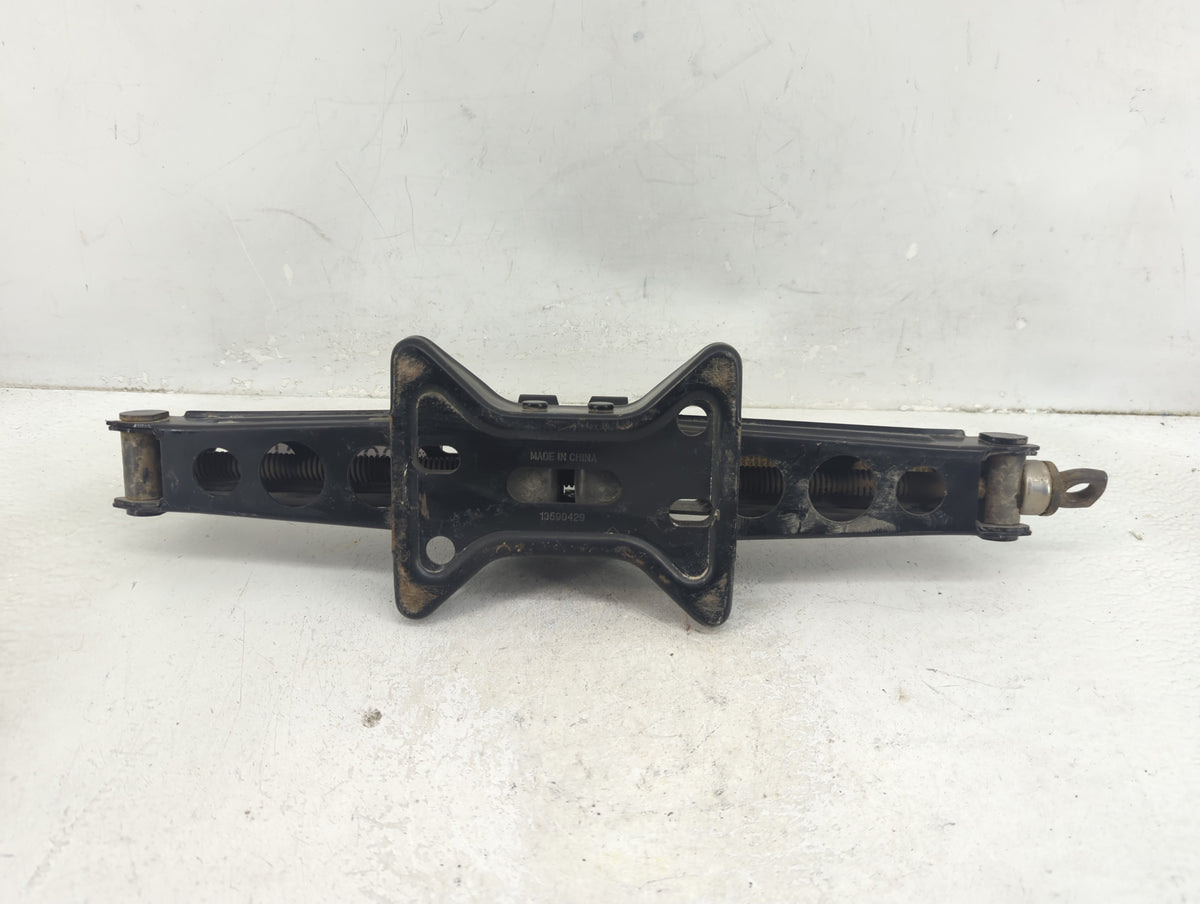 2014 Gmc Terrain Spare Scissor Car Jack 1390206 - Oemusedautoparts1.com