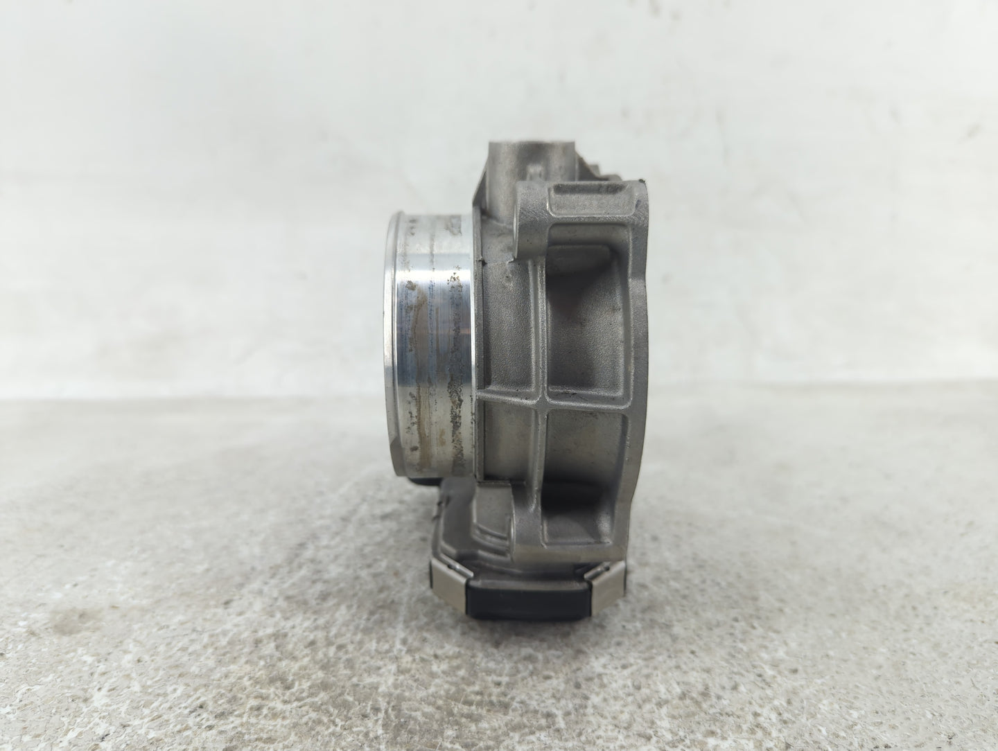 2013-2017 Gmc Terrain Throttle Body P/N:12632172BA Fits Fits 2012 2013 2014 2015 2016 2017 2018 2019 2020 2021 2022 OEM Used