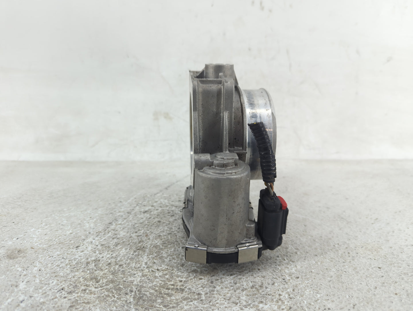 2013-2017 Gmc Terrain Throttle Body P/N:12632172BA Fits Fits 2012 2013 2014 2015 2016 2017 2018 2019 2020 2021 2022 OEM Used