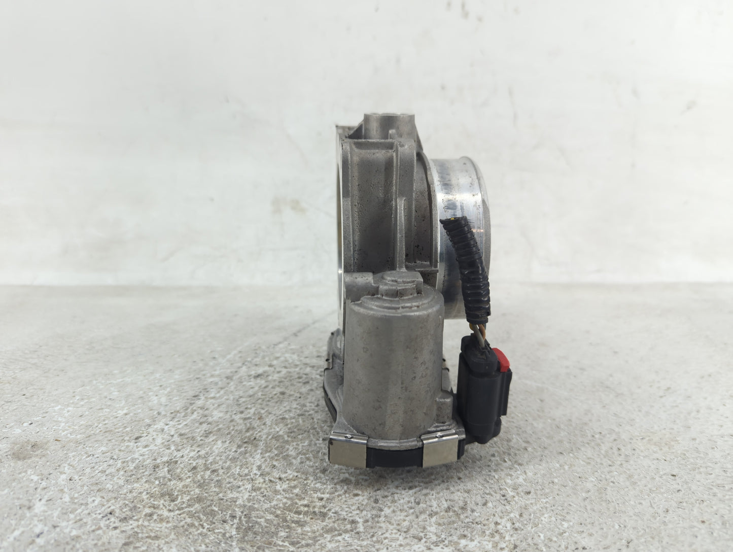 2013-2017 Gmc Terrain Throttle Body P/N:12632172BA Fits Fits 2012 2013 2014 2015 2016 2017 2018 2019 2020 2021 2022 OEM Used