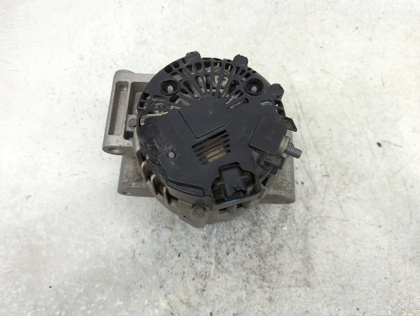 2010-2017 Gmc Terrain Alternator Replacement Generator Charging Assembly Engine OEM P/N:13588328 Fits OEM Used Auto Parts - 
