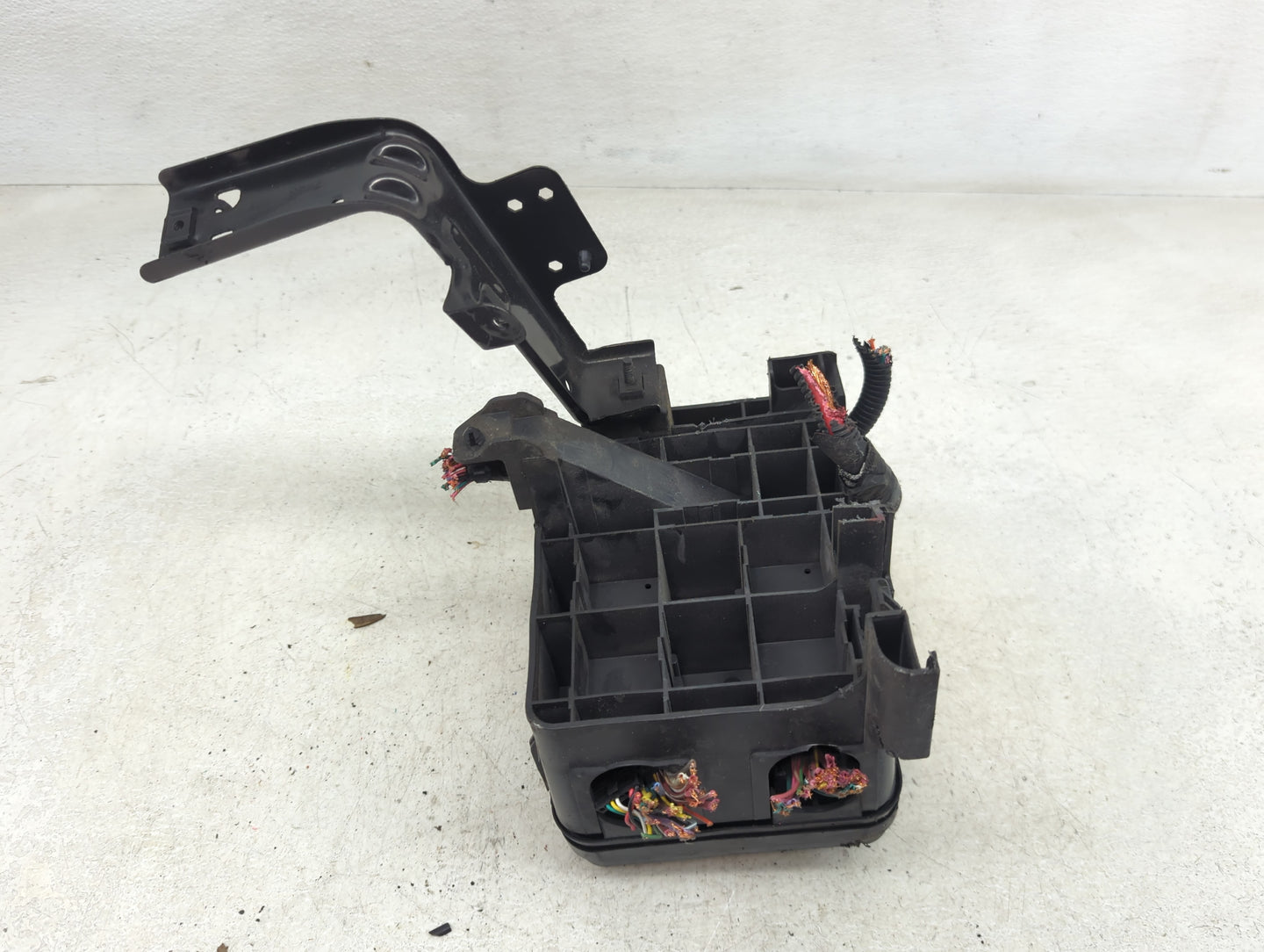 2013-2015 Gmc Terrain Fusebox Fuse Box Panel Relay Module Fits Fits 2013 2014 2015 OEM Used Auto Parts - Oemusedautoparts1.c