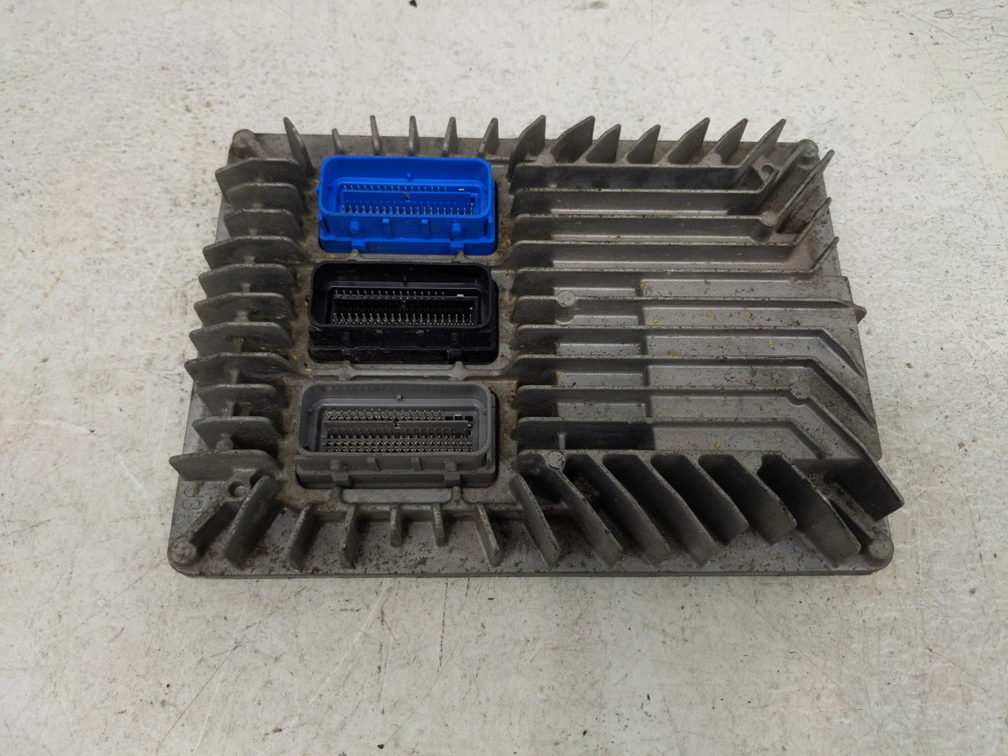 2013-2016 Gmc Terrain PCM Engine Control Computer ECU ECM PCU OEM P/N:12657776 Fits Fits 2013 2014 2015 2016 OEM Used Auto P
