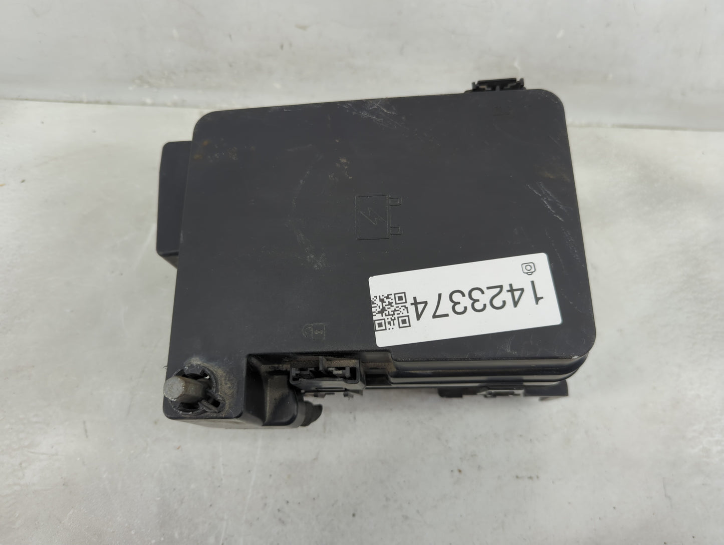 2013-2016 Gmc Terrain Fusebox Fuse Box Panel Relay Module P/N:22922727 Fits Fits 2013 2014 2015 2016 OEM Used Auto Parts - O