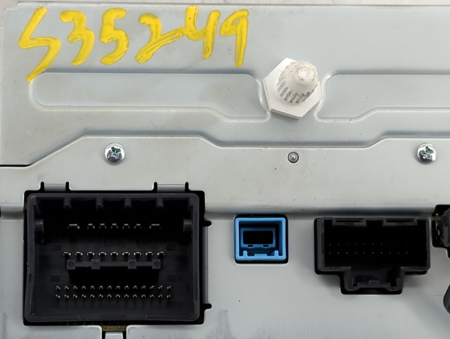 2014 Gmc Terrain Radio AM FM Cd Player Receiver Replacement P/N:23206821 CQ-FG73E0GDE, GA-130-COLR-NS Fits OEM Used Auto Par