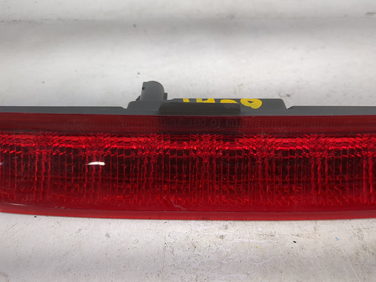 2014 Gmc Terrain Third Brake Light Tail Light P/N:P7895 Fits OEM Used Auto Parts - Oemusedautoparts1.com