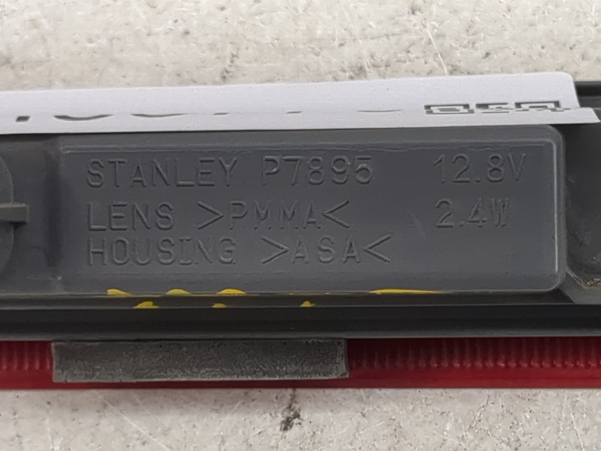 2014 Gmc Terrain Third Brake Light Tail Light P/N:P7895 Fits OEM Used Auto Parts - Oemusedautoparts1.com