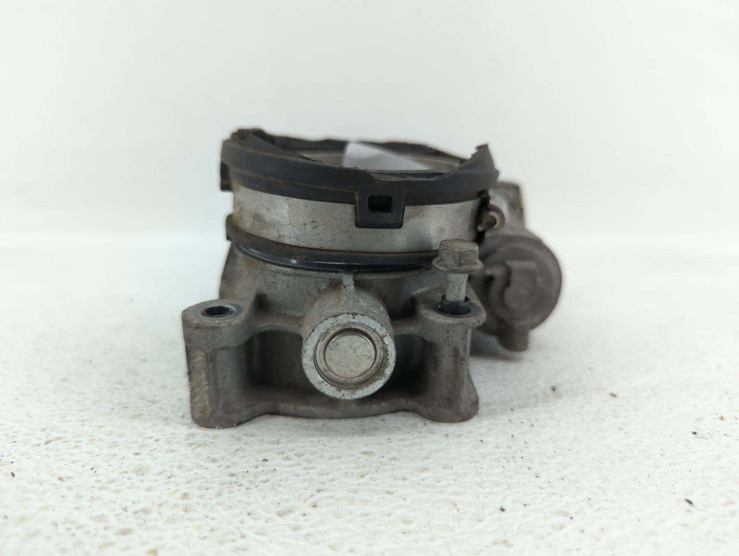 2013-2015 Gmc Terrain Throttle Body P/N:12632101CA Fits Fits 2012 2013 2014 2015 OEM Used Auto Parts - Oemusedautoparts1.com