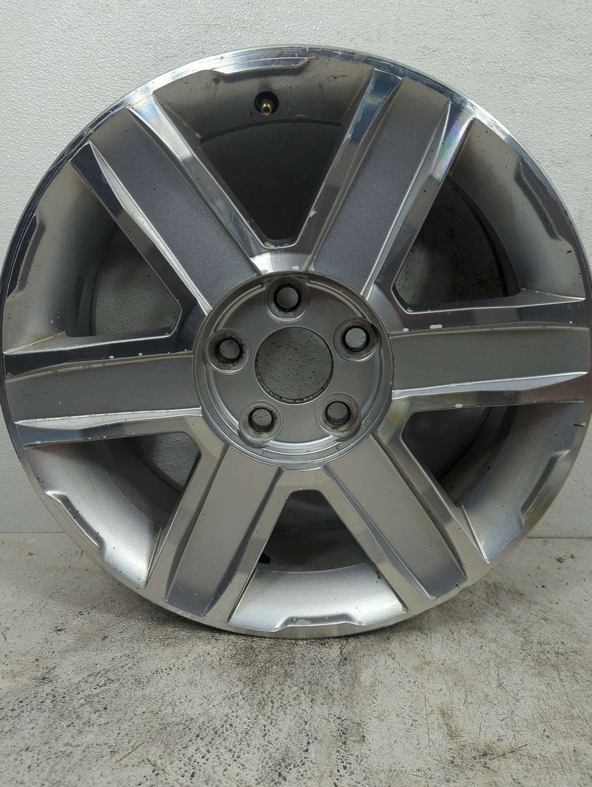 2014-2015 Gmc Terrain Oem Wheel Rim 5043570 - Oemusedautoparts1.com