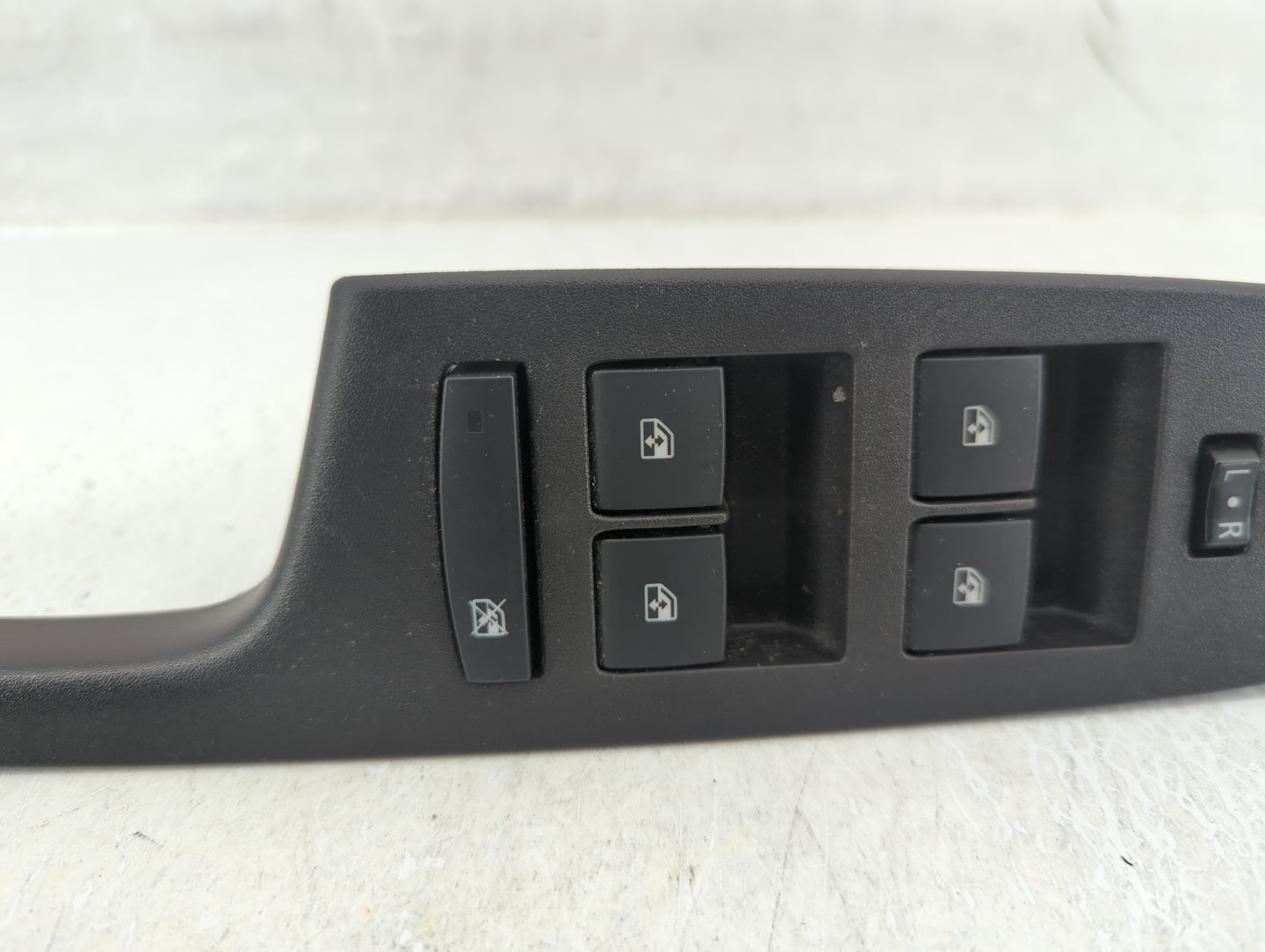 2010-2017 Gmc Terrain Master Power Window Switch Replacement Driver Side Left P/N:20917598 Fits OEM Used Auto Parts - Oemuse
