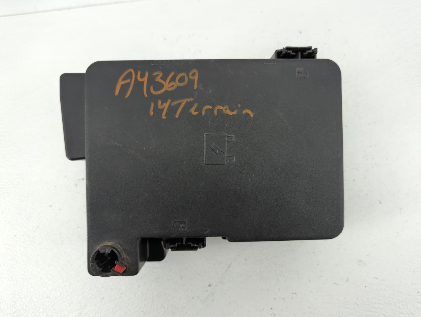 2013-2016 Gmc Terrain Fusebox Fuse Box Panel Relay Module P/N:22929761_01 Fits Fits 2013 2014 2015 2016 OEM Used Auto Parts 