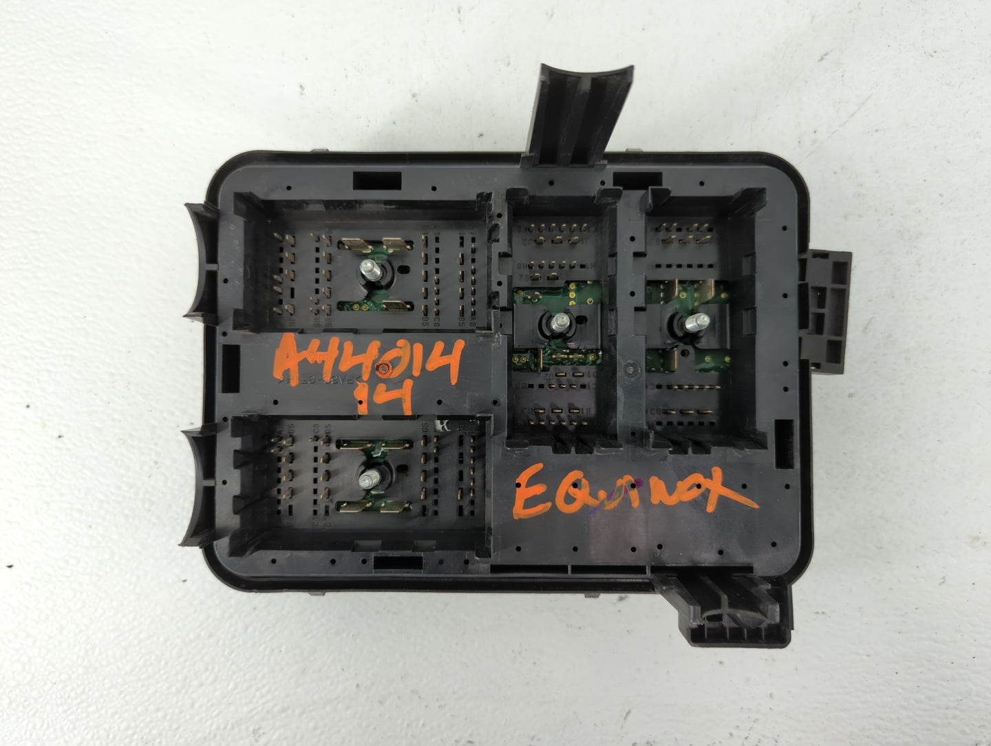 2013-2015 Gmc Terrain Fusebox Fuse Box Panel Relay Module P/N:22929762_01 Fits Fits 2013 2014 2015 OEM Used Auto Parts - Oem