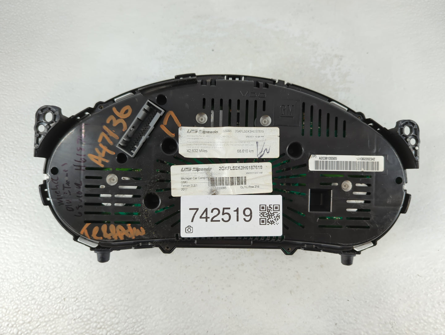 2013-2017 Gmc Terrain Instrument Cluster Speedometer Gauges P/N:A2C38135403 Fits Fits 2013 2014 2015 2016 2017 OEM Used Auto