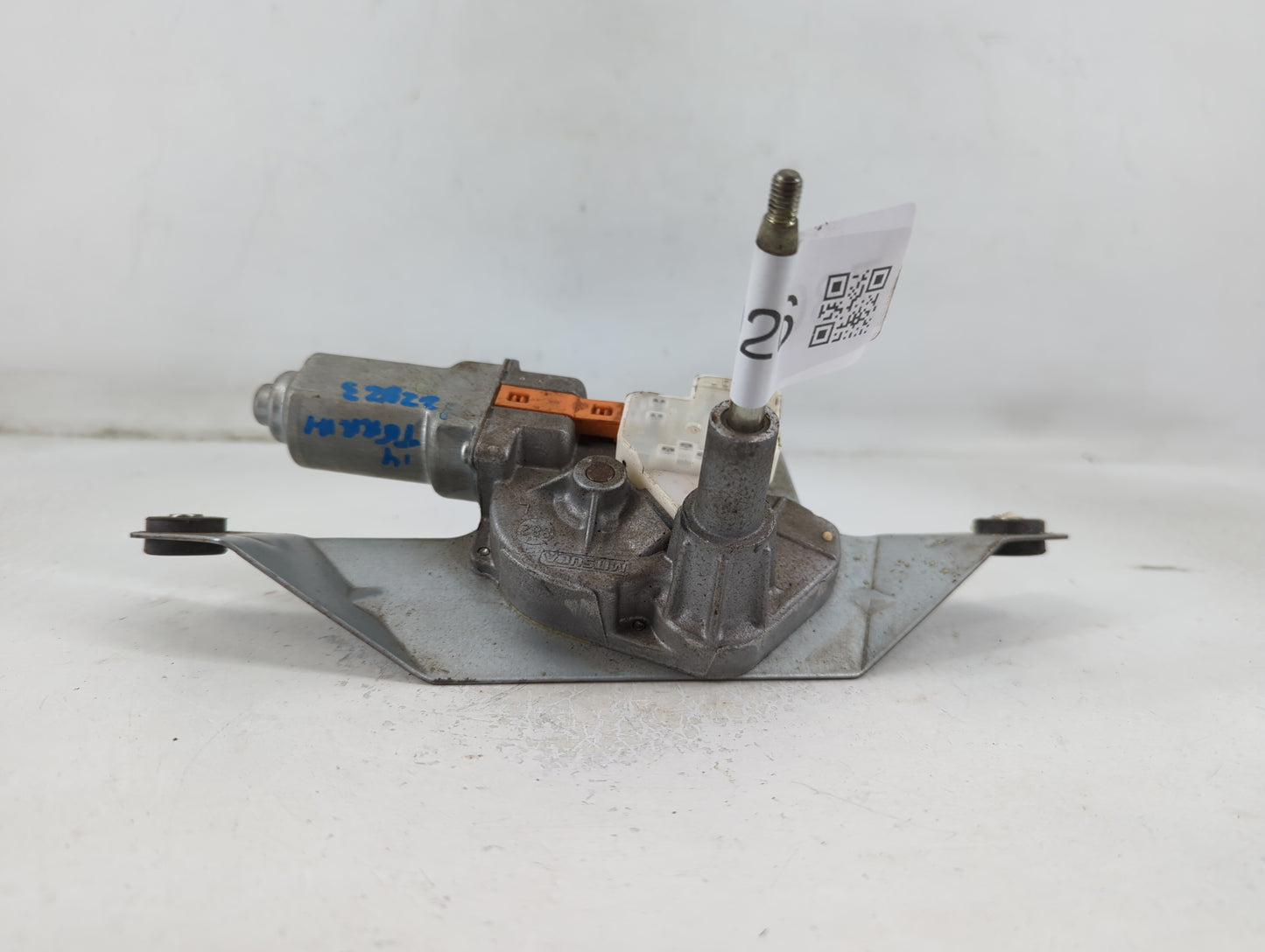 2014 Gmc Terrain Rear Lid Wiper Motor P/N:A8925-945 Fits OEM Used Auto Parts - Oemusedautoparts1.com