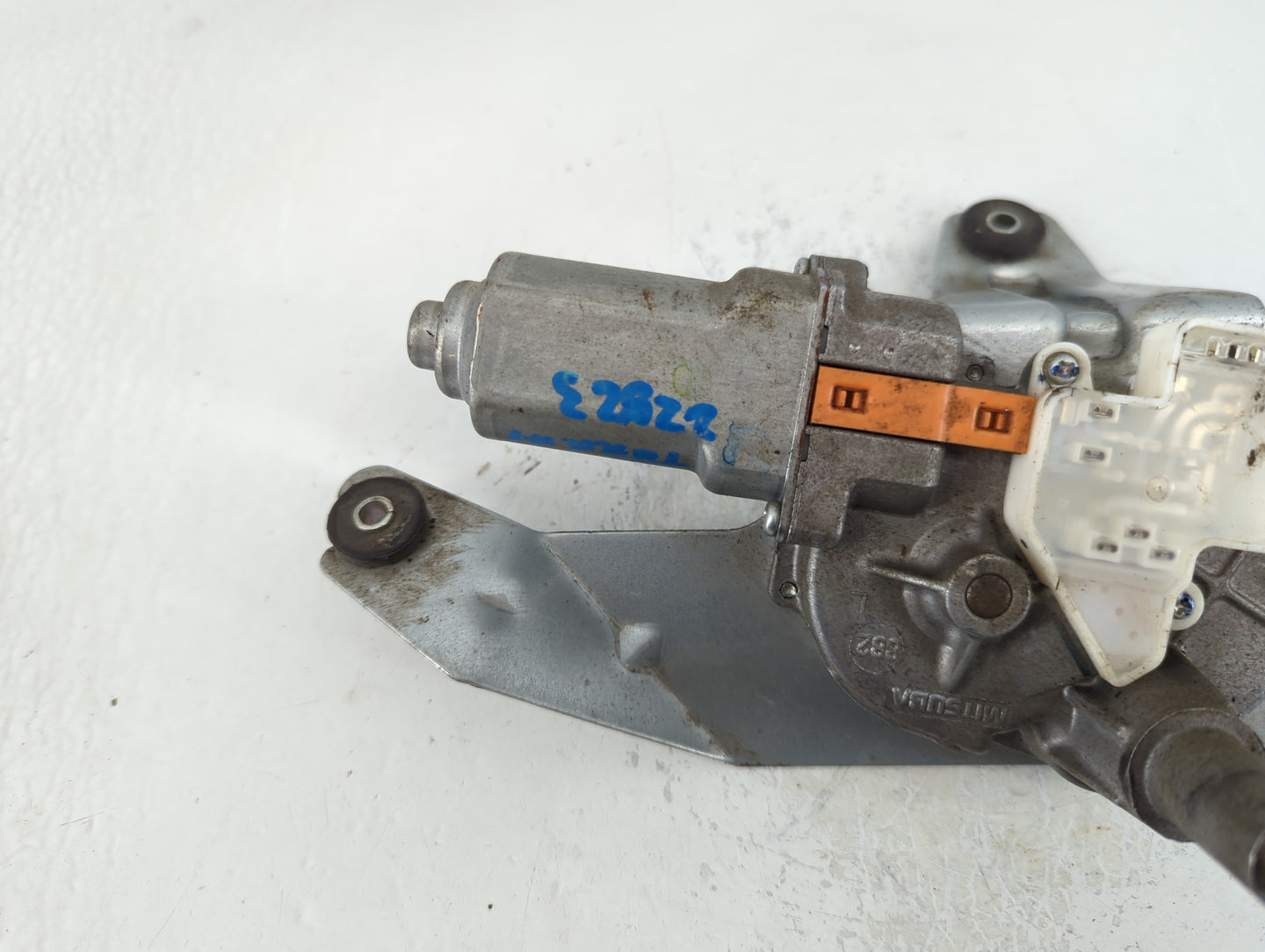 2014 Gmc Terrain Rear Lid Wiper Motor P/N:A8925-945 Fits OEM Used Auto Parts - Oemusedautoparts1.com