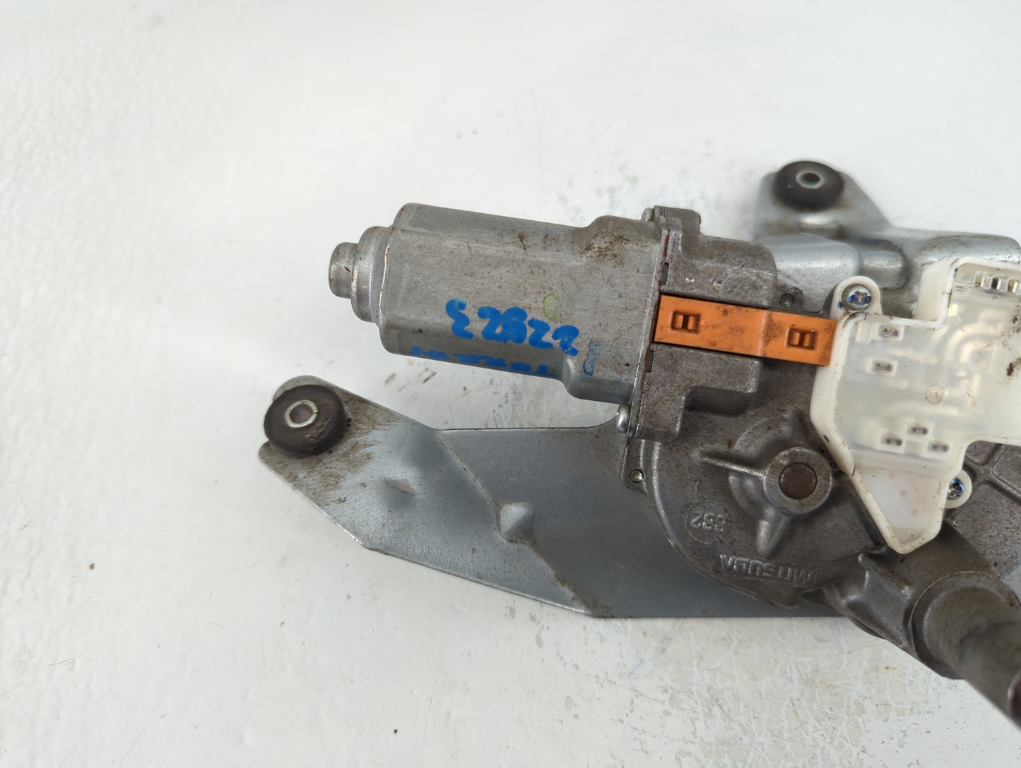 2014 Gmc Terrain Rear Lid Wiper Motor P/N:A8925-945 Fits OEM Used Auto Parts - Oemusedautoparts1.com