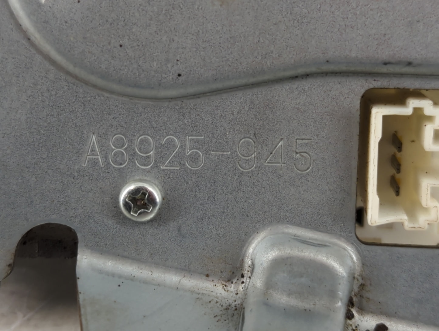 2014 Gmc Terrain Rear Lid Wiper Motor P/N:A8925-945 Fits OEM Used Auto Parts - Oemusedautoparts1.com