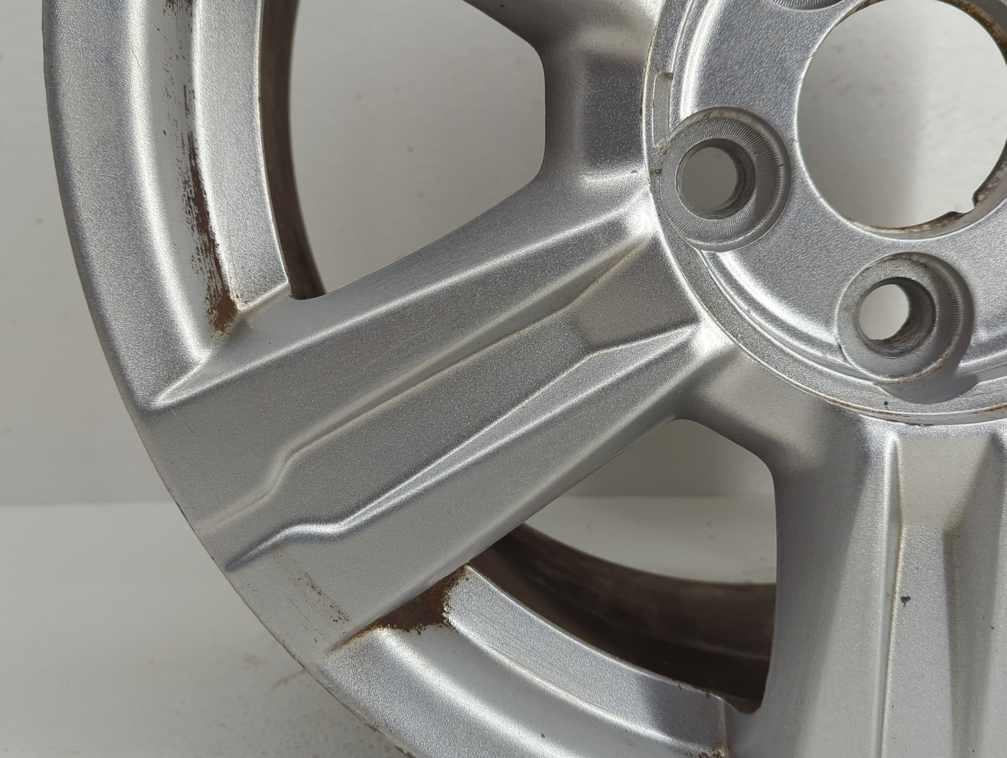 2014-2017 Gmc Terrain Oem Wheel Rim 832430 - Oemusedautoparts1.com