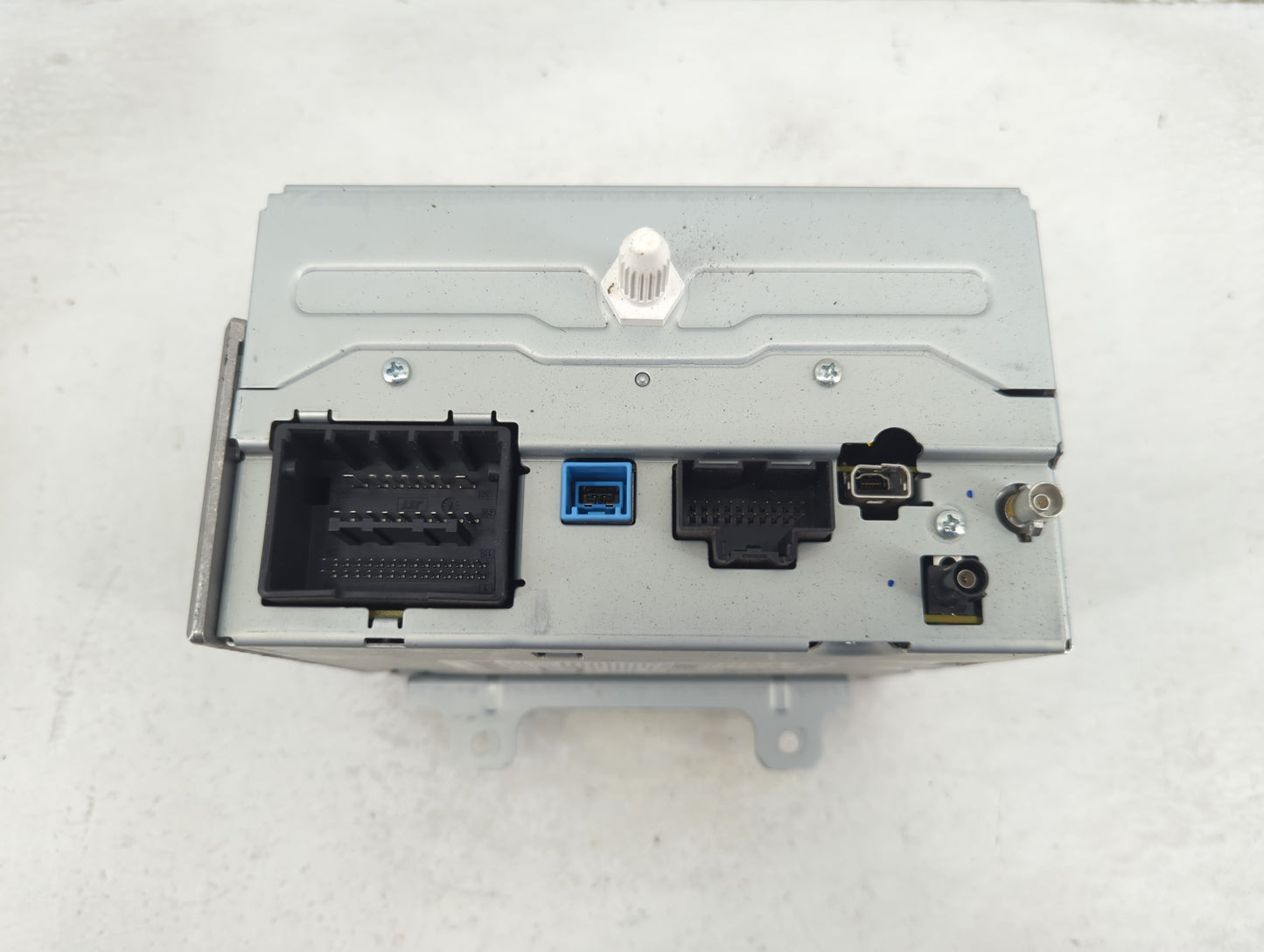 2010-2017 Gmc Terrain Radio AM FM Cd Player Receiver Replacement Fits Fits 2010 2011 2012 2013 2014 2015 2016 2017 OEM Used 