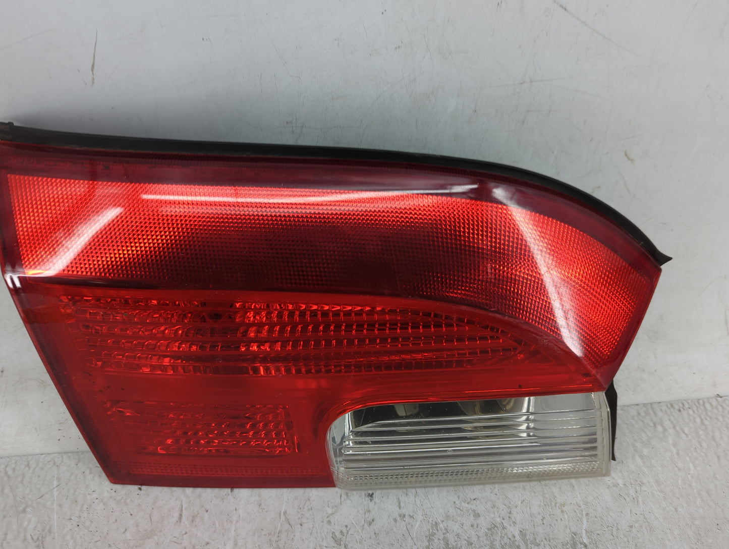 2010-2017 Gmc Terrain Driver Left Side Deck Lid Mounted Tail Light 835946 - Oemusedautoparts1.com