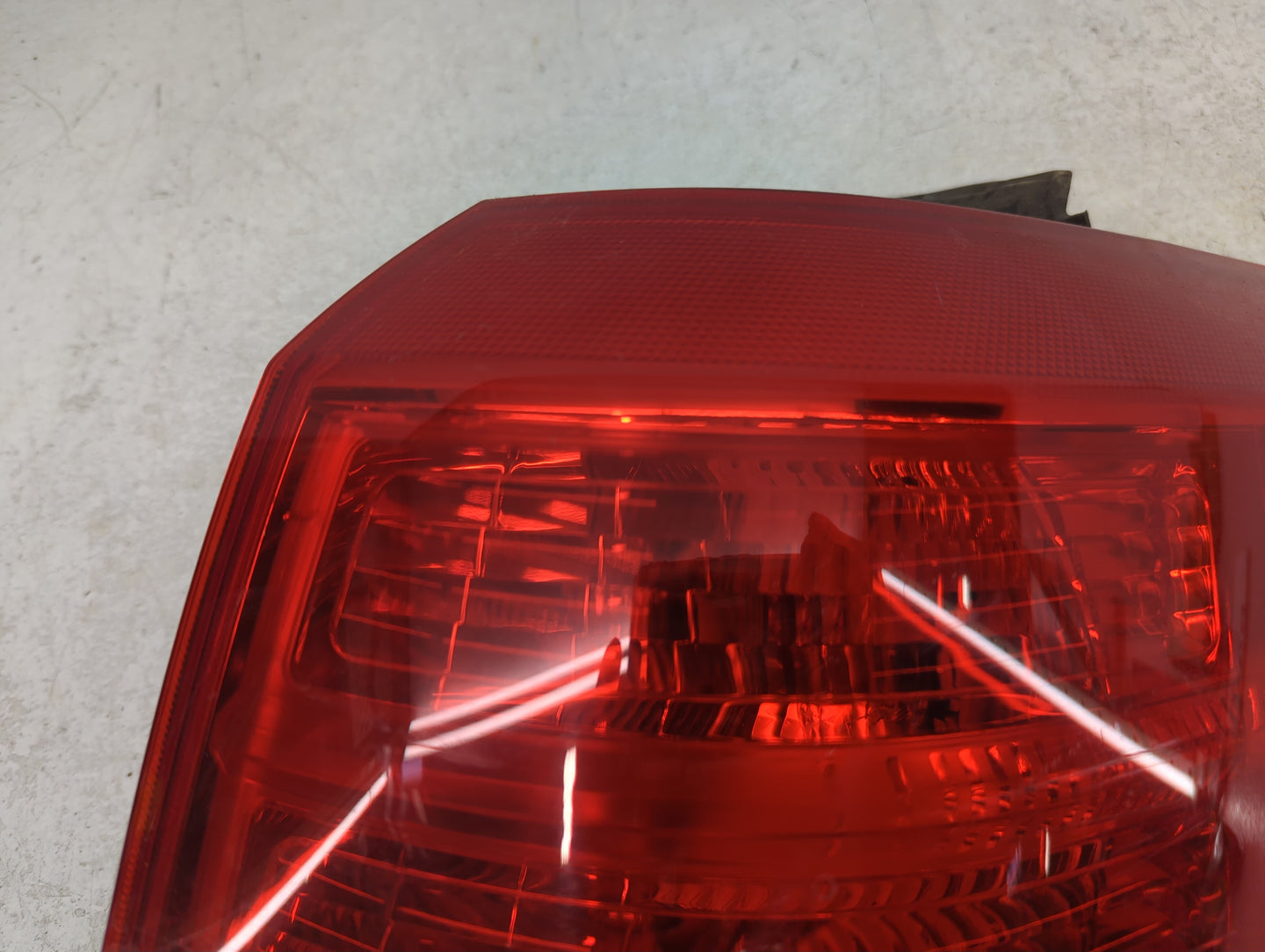 2010-2017 Gmc Terrain Tail Light Assembly Passenger Right OEM Fits Fits 2010 2011 2012 2013 2014 2015 2016 2017 OEM Used Aut