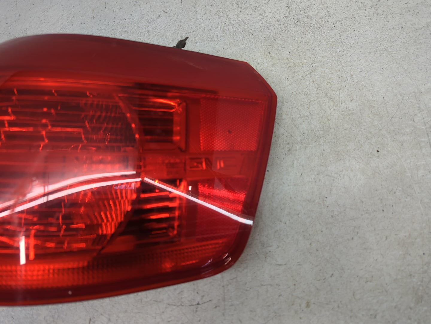 2010-2017 Gmc Terrain Tail Light Assembly Passenger Right OEM Fits Fits 2010 2011 2012 2013 2014 2015 2016 2017 OEM Used Aut