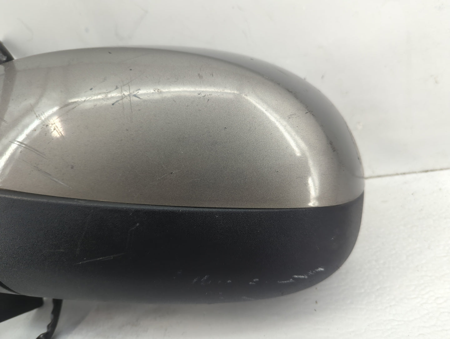 2009-2014 Gmc Yukon Driver Side View Mirror - Left Door Mirror OEM Used - Oemusedautoparts1.com