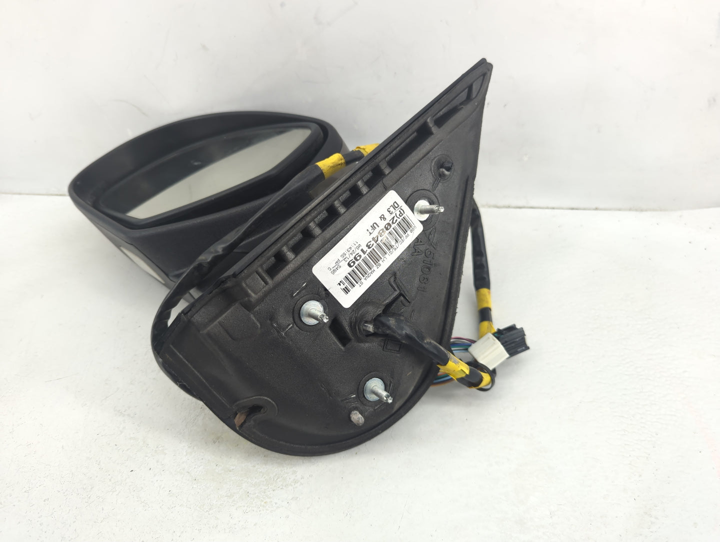2009-2014 Gmc Yukon Driver Side View Mirror - Left Door Mirror OEM Used - Oemusedautoparts1.com