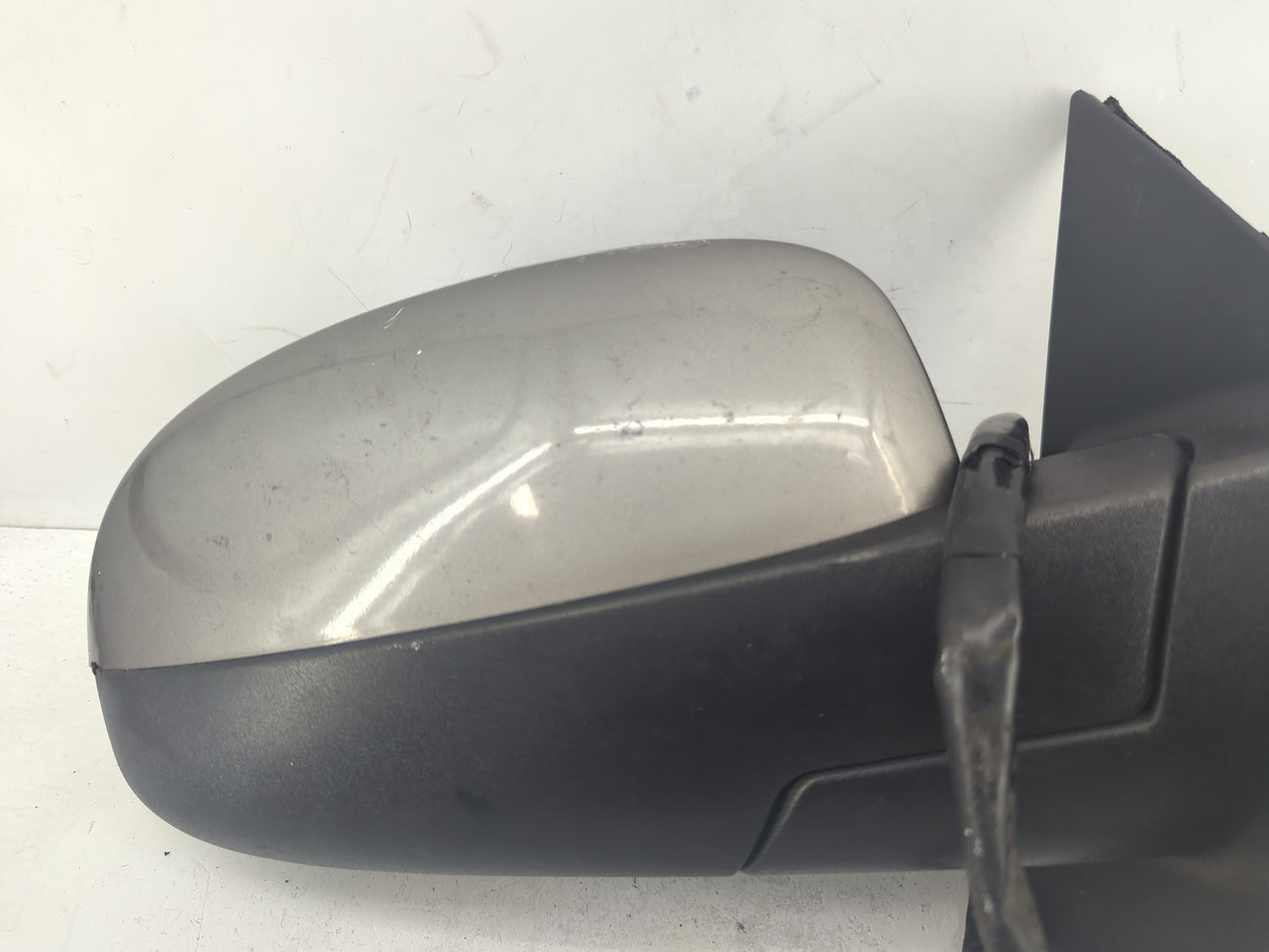 2009-2014 Gmc Yukon Passenger Side View Mirror - Right Door Mirror OEM Used - Oemusedautoparts1.com