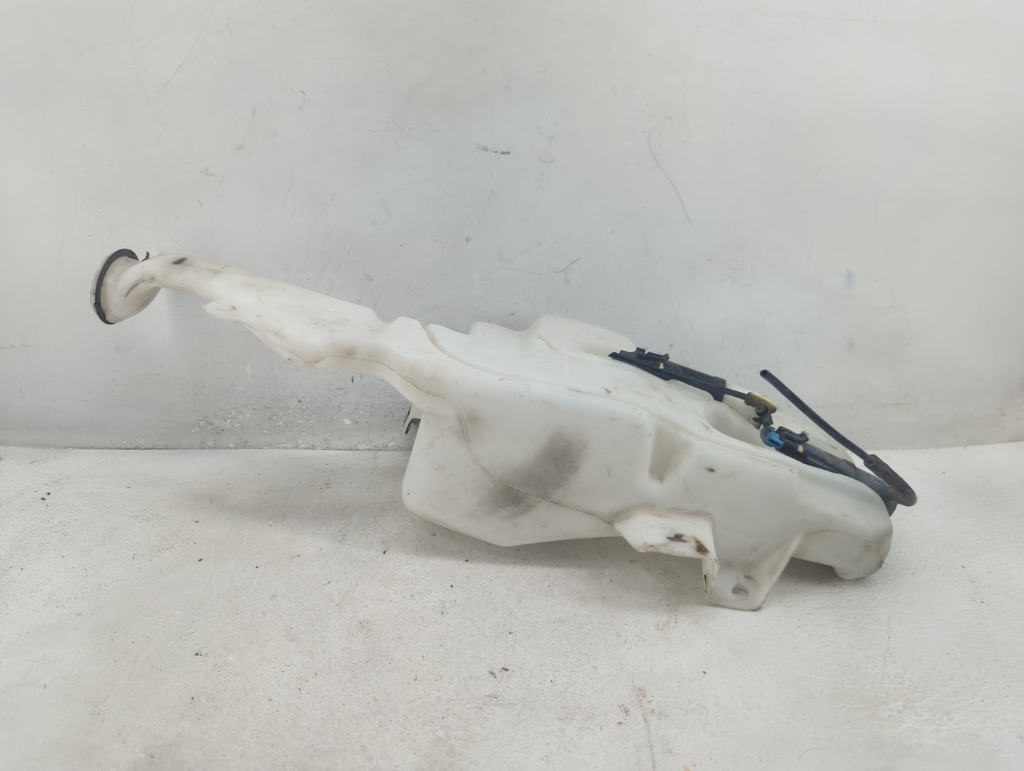 2007-2014 Gmc Yukon Windshield Washer Fluid Reservoir Bottle Oem - Oemusedautoparts1.com