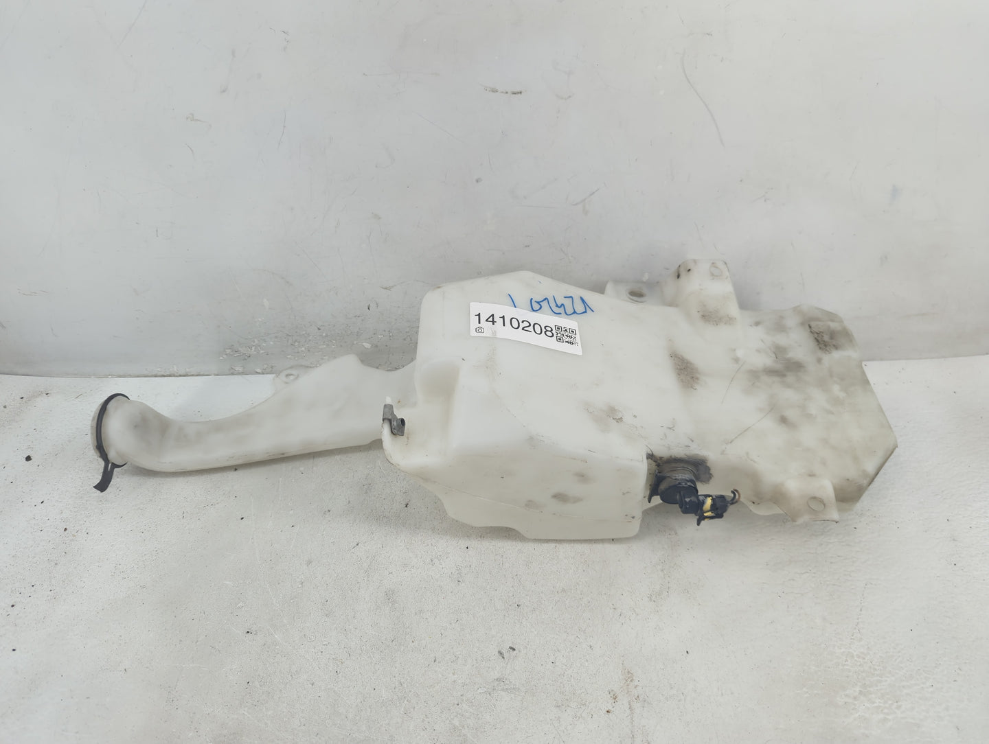 2007-2014 Gmc Yukon Windshield Washer Fluid Reservoir Bottle Oem - Oemusedautoparts1.com