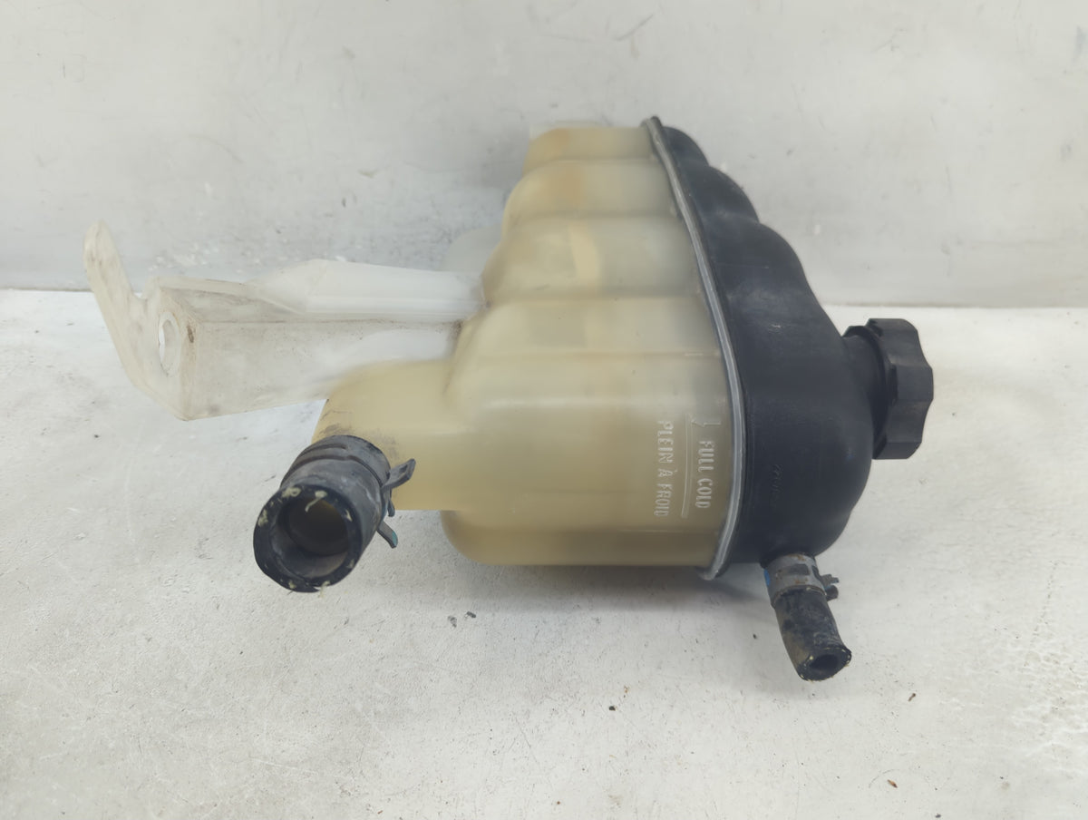 2007-2014 Gmc Yukon Radiator Coolant Overflow Expansion Tank Bottle 1410429 - Oemusedautoparts1.com
