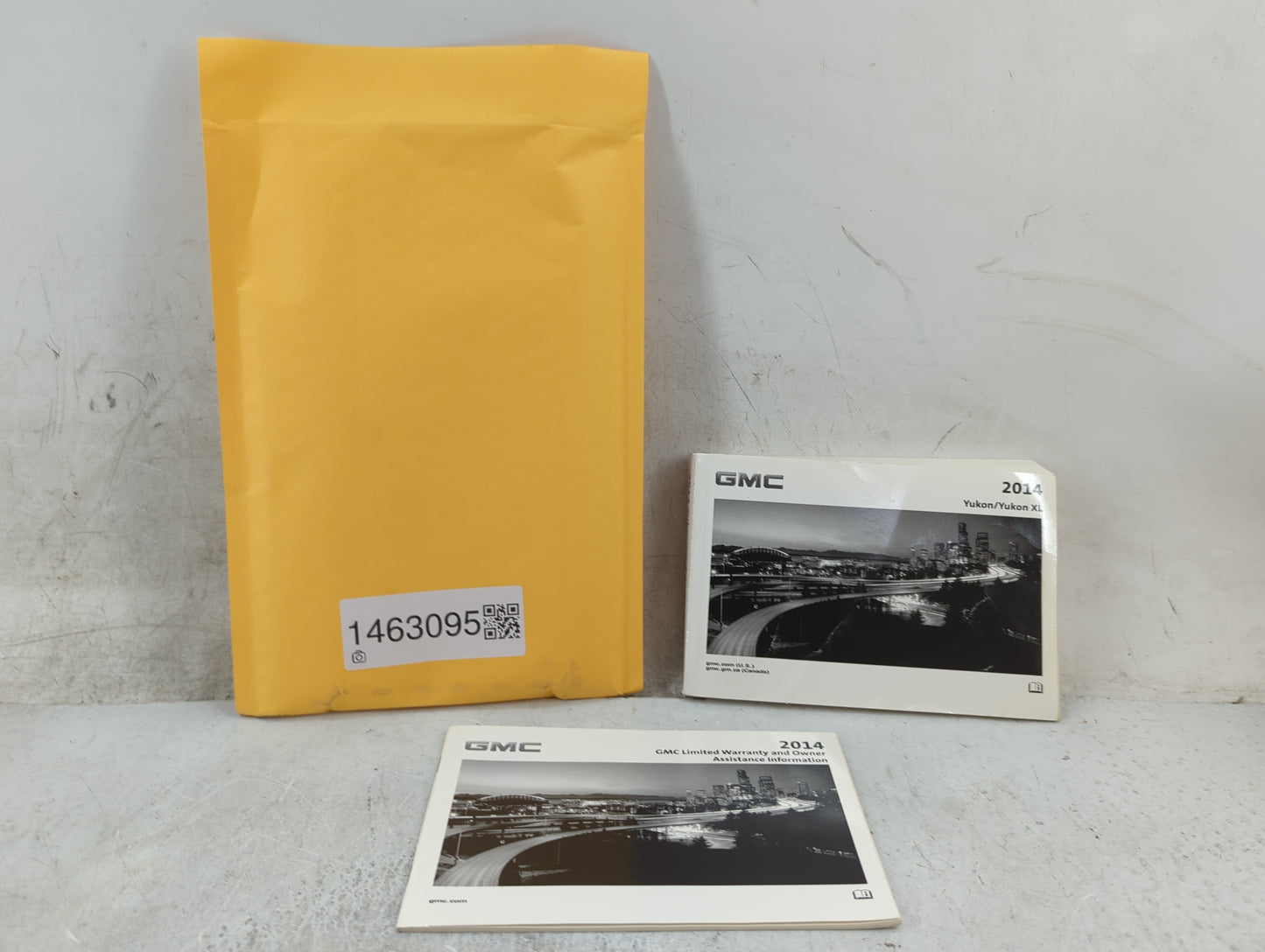 2014 Gmc Yukon Owners Manual Book Guide P/N:23159035 22774307 OEM Used Auto Parts - Oemusedautoparts1.com