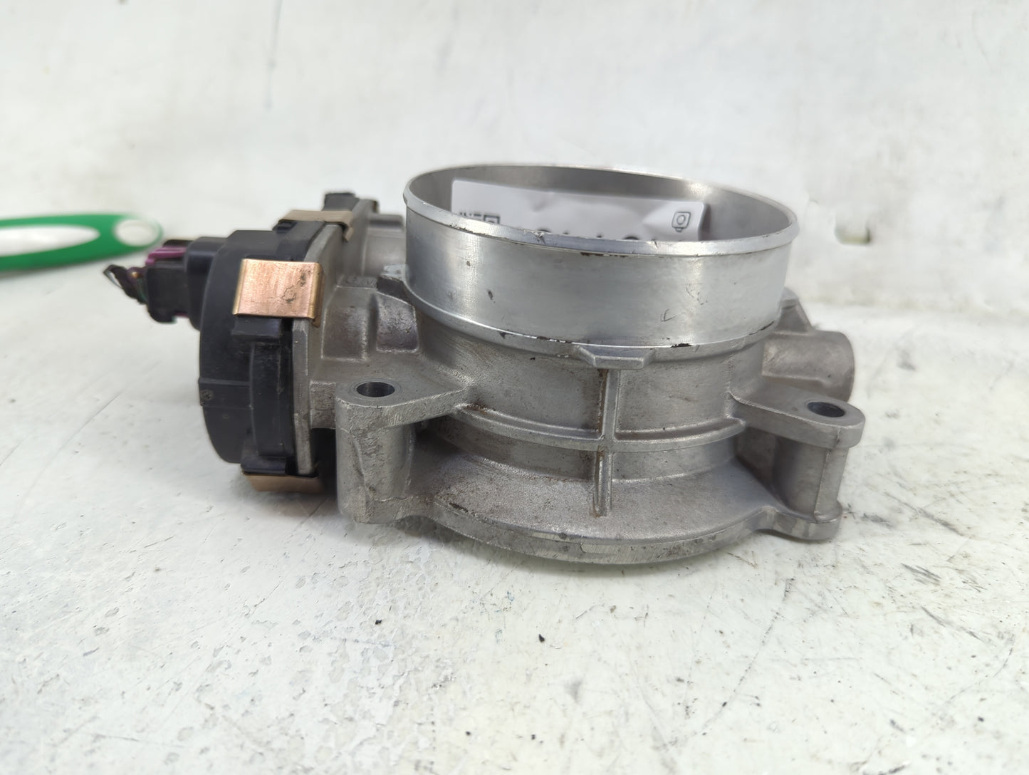 2009-2014 Gmc Yukon Throttle Body P/N:RME87-3C9992 Fits Fits 2009 2010 2011 2012 2013 2014 2015 OEM Used Auto Parts - Oemuse