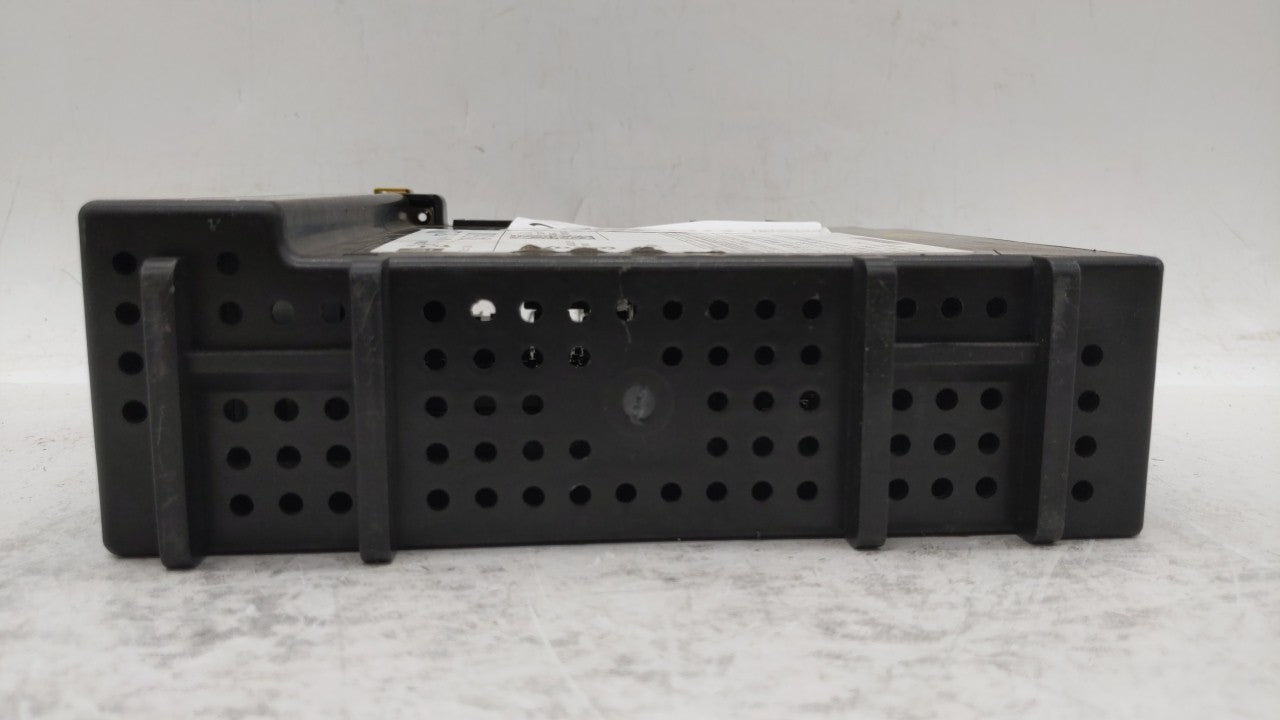 2015 Gmc Yukon Radio AM FM Cd Player Receiver Replacement P/N:13590746 13592804 Fits Fits 2013 2014 OEM Used Auto Parts - Oe