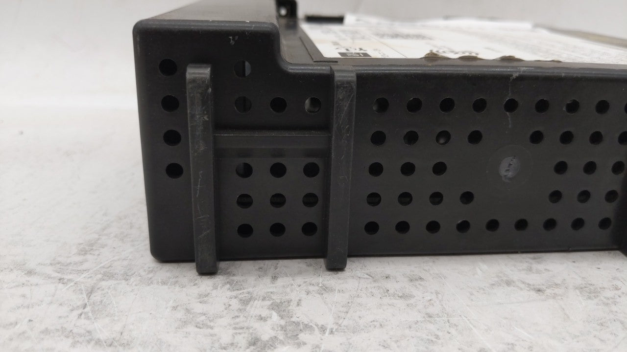 2015 Gmc Yukon Radio AM FM Cd Player Receiver Replacement P/N:13590746 13592804 Fits Fits 2013 2014 OEM Used Auto Parts - Oe