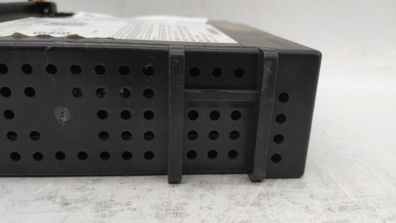 2015 Gmc Yukon Radio AM FM Cd Player Receiver Replacement P/N:13590746 13592804 Fits Fits 2013 2014 OEM Used Auto Parts - Oe