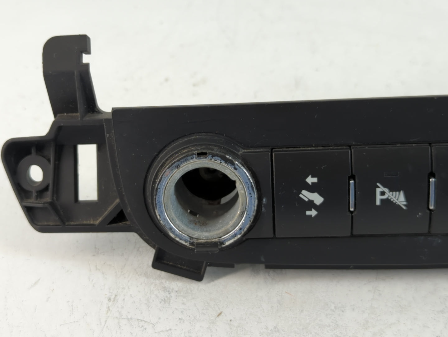 2014 Gmc Yukon Adjustable Pedals Park Assist Traction Rear Wiper Switch - Oemusedautoparts1.com