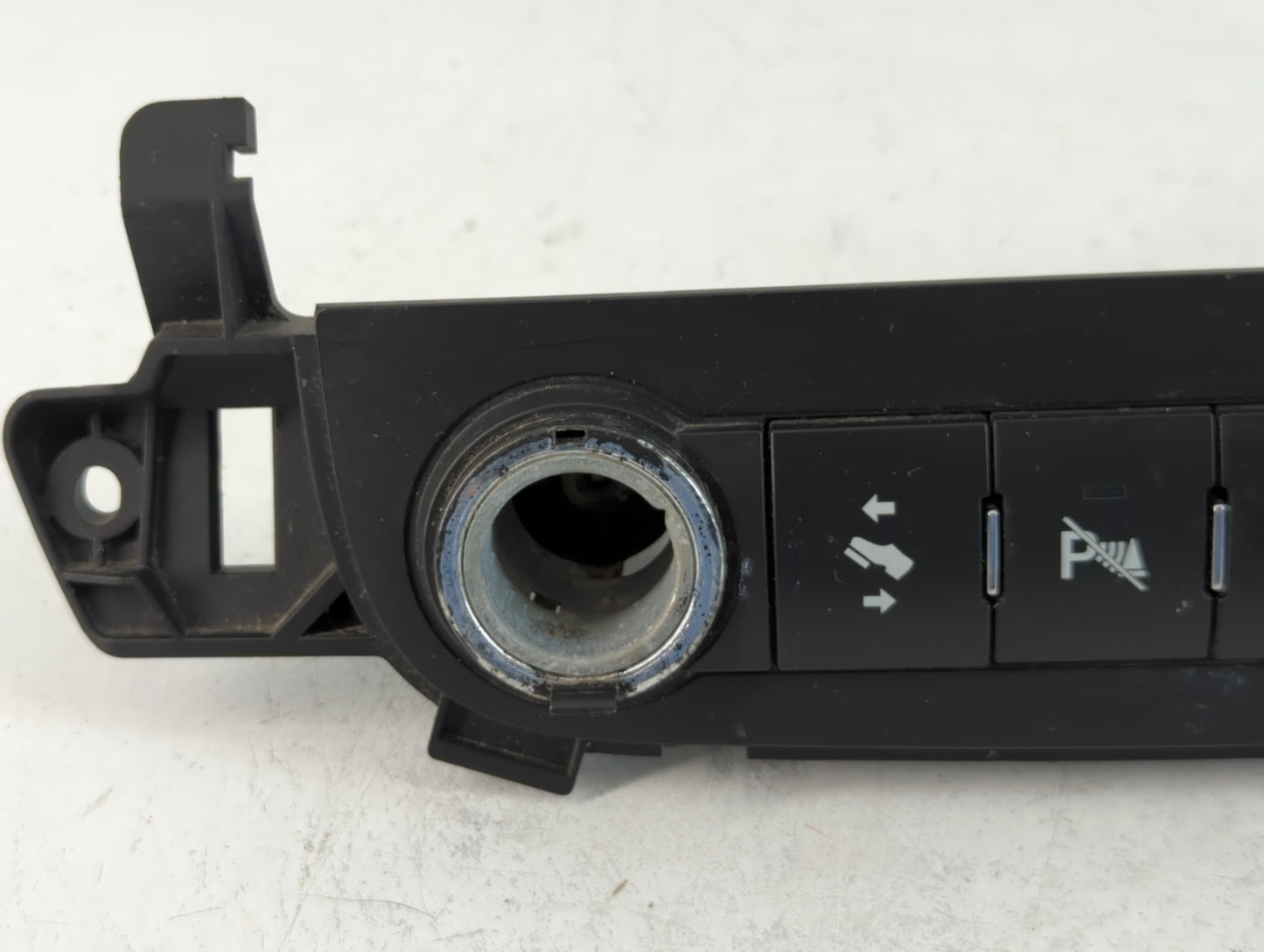 2014 Gmc Yukon Adjustable Pedals Park Assist Traction Rear Wiper Switch - Oemusedautoparts1.com