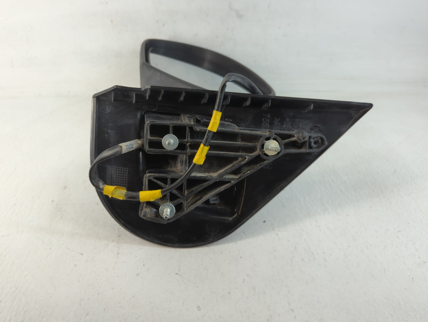2009-2014 Gmc Yukon Driver Side View Mirror - Left Door Mirror OEM Used - Oemusedautoparts1.com