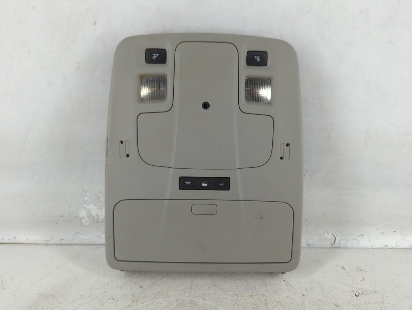 Gmc Yukon Overhead Roof Console 775979 - Oemusedautoparts1.com
